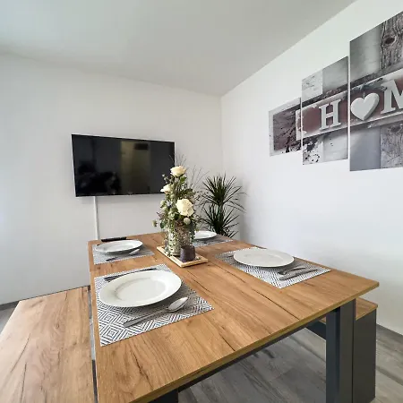 Apartment Immostay #6 - 4 Fuer 8 Personen, Wifi & Zentrum