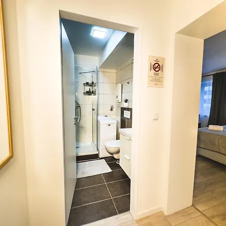 Immostay #6 - 4 Fuer 8 Personen, Wifi & Zentrum Apartment *