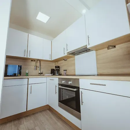 Apartment Immostay #6 - 4 Fuer 8 Personen, Wifi & Zentrum BRE