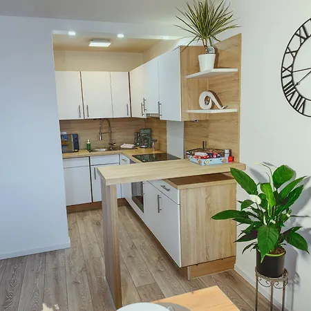 Apartment Immostay #6 - 4 Fuer 8 Personen, Wifi & Zentrum BRE