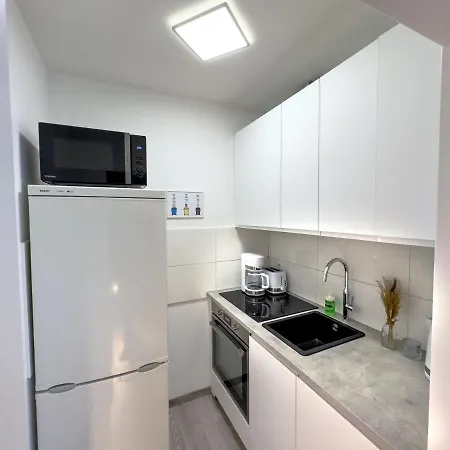 Immostay #6 - 4 Fuer 8 Personen, Wifi & Zentrum