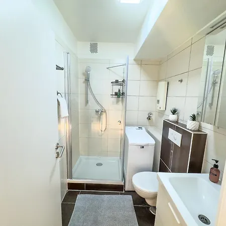 Immostay #6 - 4 Fuer 8 Personen, Wifi & Zentrum Апартаменты Бремен