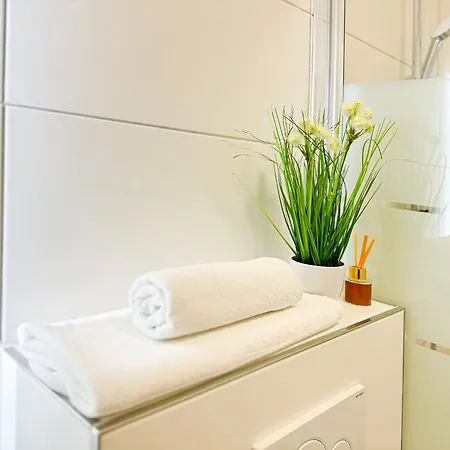 Immostay #6 - 4 Fuer 8 Personen, Wifi & Zentrum BRE